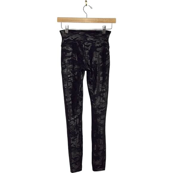 SPANX - Faux Leather Camo Legging Size Small - Picture 4 of 9